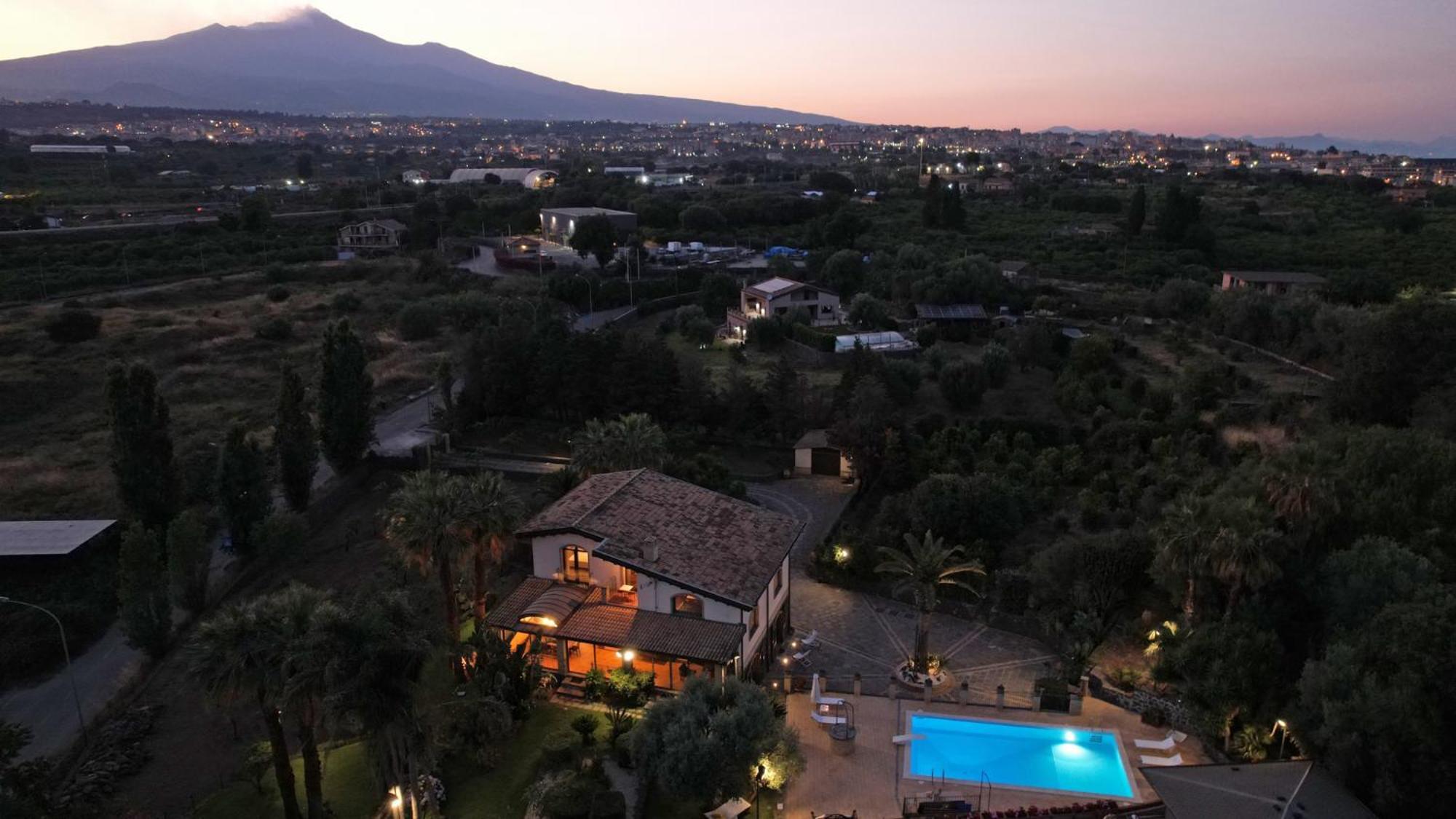 Villa Biddizza Acireale Eksteriør billede
